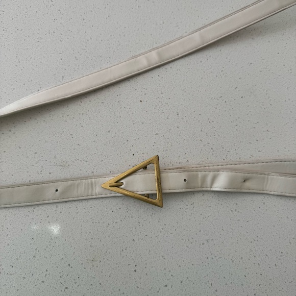 White Woven Crossbody Bag - Picture 11 of 11